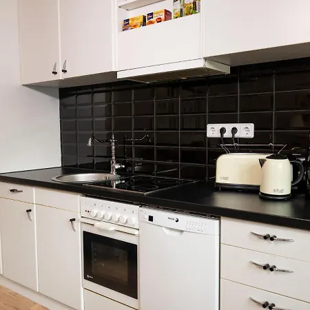 Striking Apartment Near Lake In Wannsee شقة *