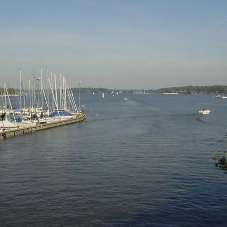 Striking Apartment Near Lake In Wannsee Апартаменты Берлин