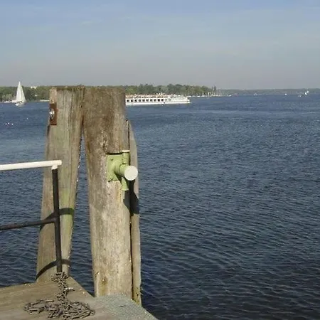 Striking Apartment Near Lake In Wannsee Апартаменты